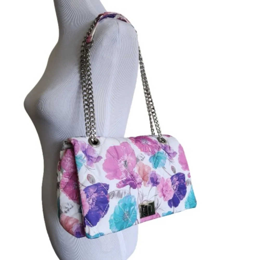 ⬇️🎉HOST PICK🎉 INC International Concepts Soft Ajae Floral Chain Strap Bag
